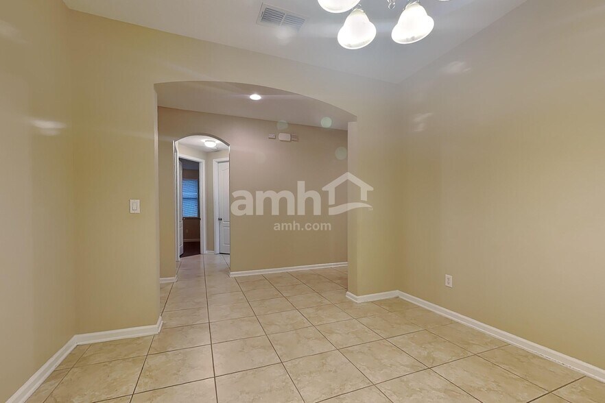 Building Photo - 3901 Ringneck Dr
