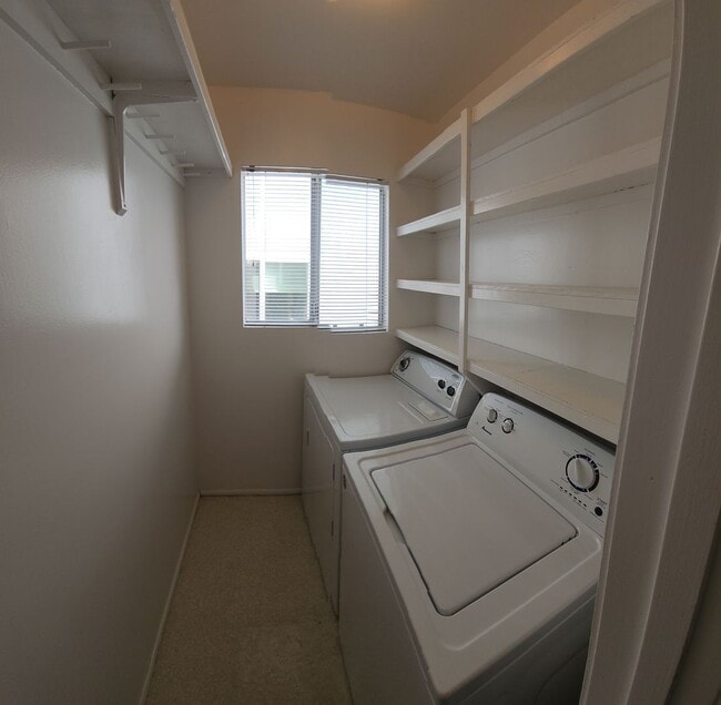 Building Photo - Quaint 2 bedroom 1 bath in quiet neighborhood