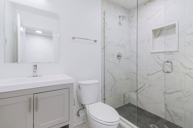 Building Photo - 2316 W Augusta Blvd