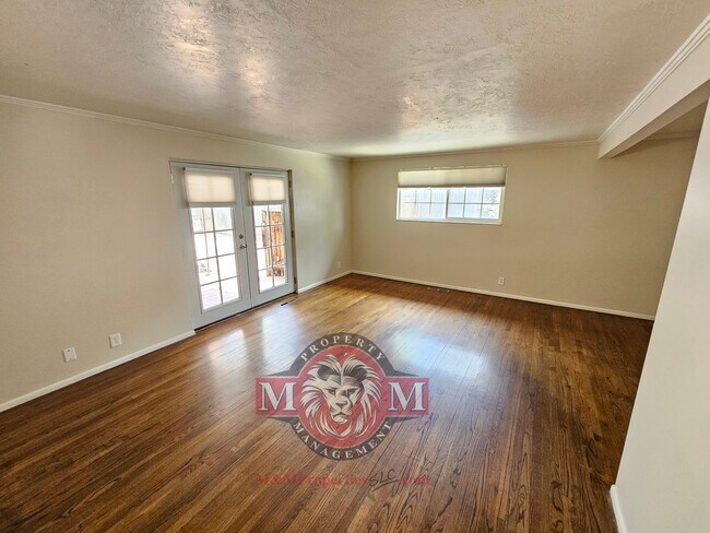 Building Photo - Spacious 5 Bd 3 Ba Home Cottonwood Heights