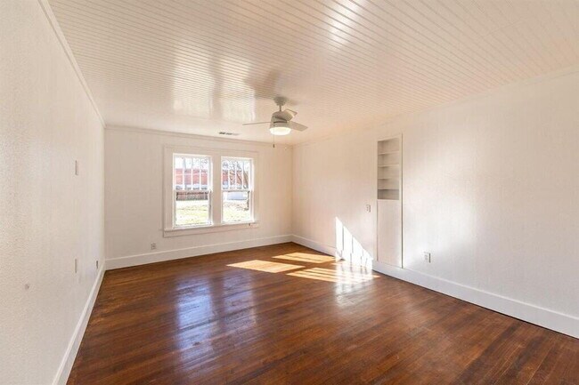 Building Photo - 2215 18th St