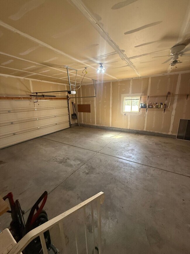 Building Photo - 454 S 980 W