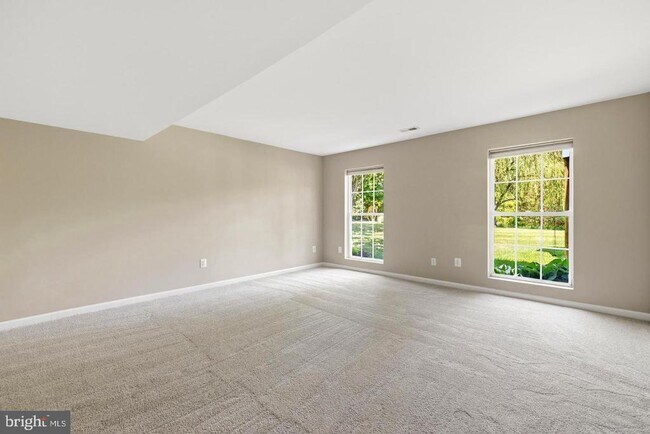 Building Photo - 21916 Bellair Ct