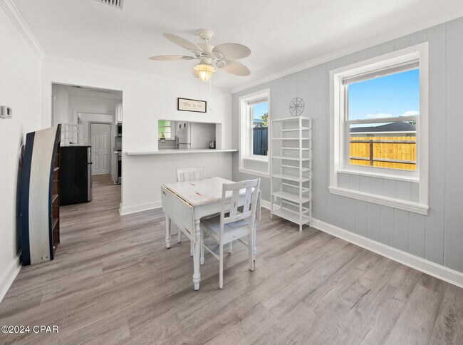 Building Photo - 412 Lantana St