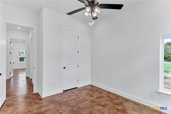 Building Photo - 102 Prairie