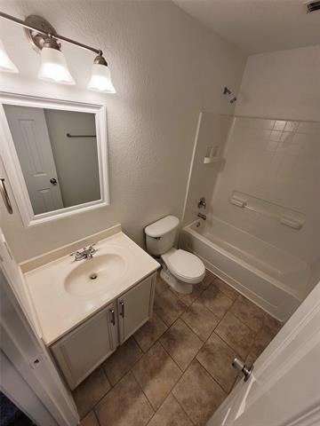 Building Photo - 12632 Kingsgate Dr