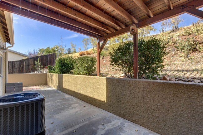 Building Photo - 9100 E Lakeshore Dr