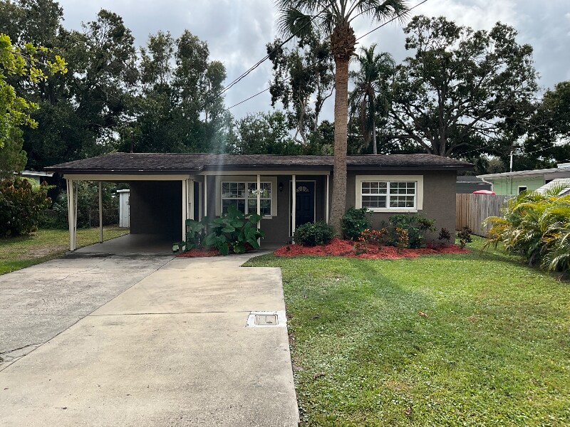 Building Photo - 10924 124th Ave N