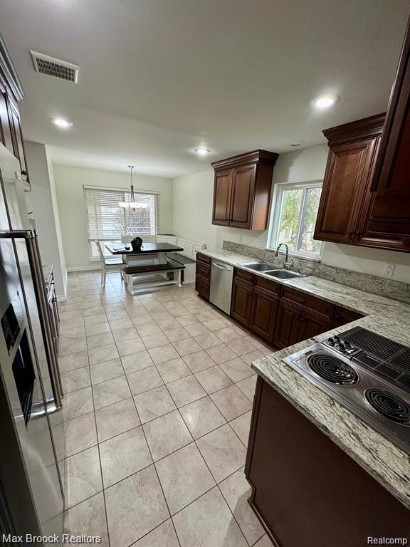 Building Photo - 7146 Pebble Park Dr