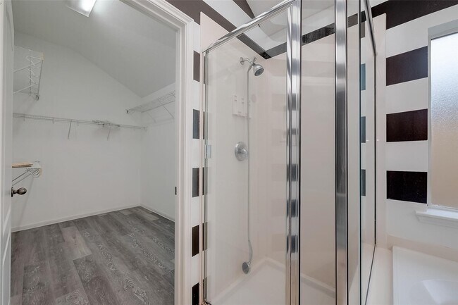 Building Photo - 1807 Hidden Breeze Dr