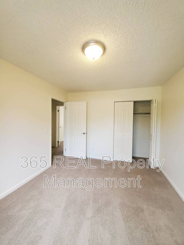 Building Photo - 2141 28th Ave Ct