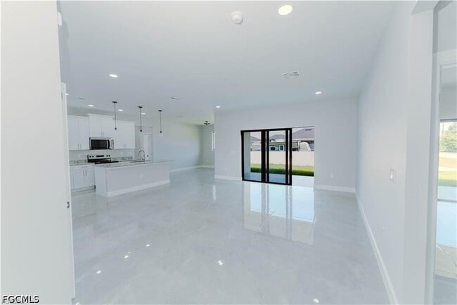 Building Photo - 4705 Diane Ave S