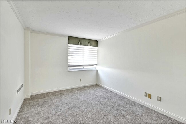 Building Photo - 12900 Lake Ave