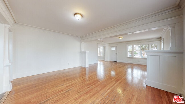 Building Photo - 1436 S Norton Ave