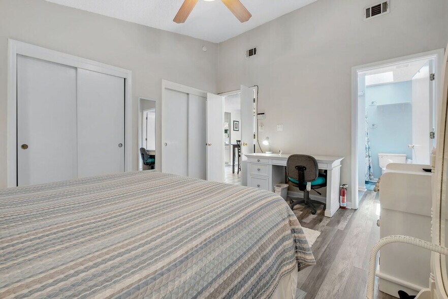 Building Photo - 1870 Mary Ellen Dr