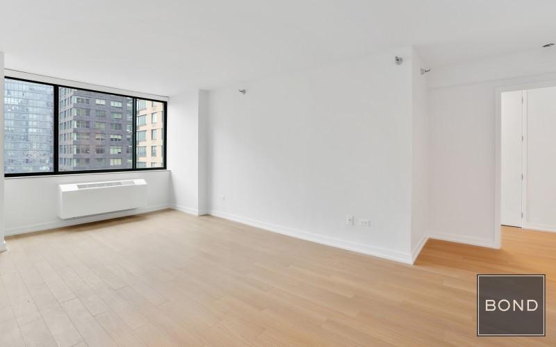 Building Photo - 18 6th Ave
