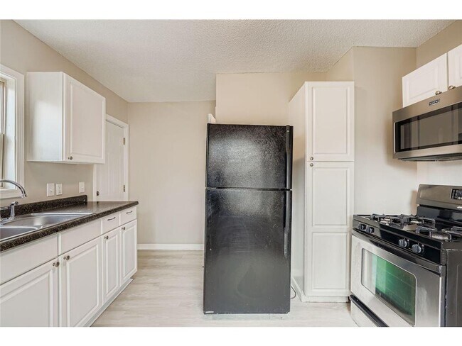 Building Photo - 4643 Emerson Ave N