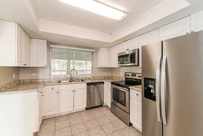 Building Photo - 1705 SE 8th Terrace