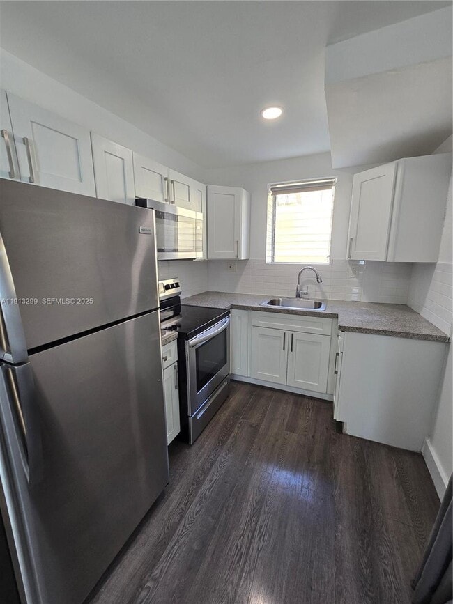 Building Photo - 1629 SW 6th St