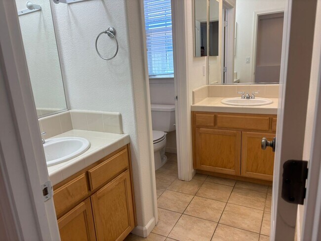 Building Photo - Spacious 4 bed/3 bath home in San Ramon
