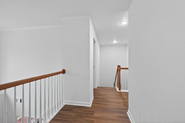 Building Photo - 2467 Bittersweet Cir