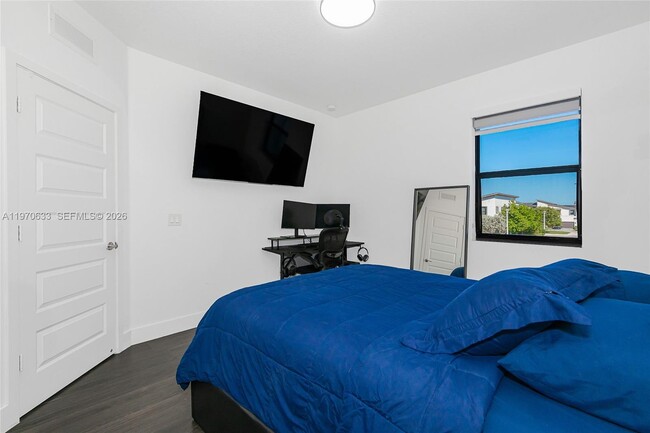 Building Photo - 7902 NW 105th Ct