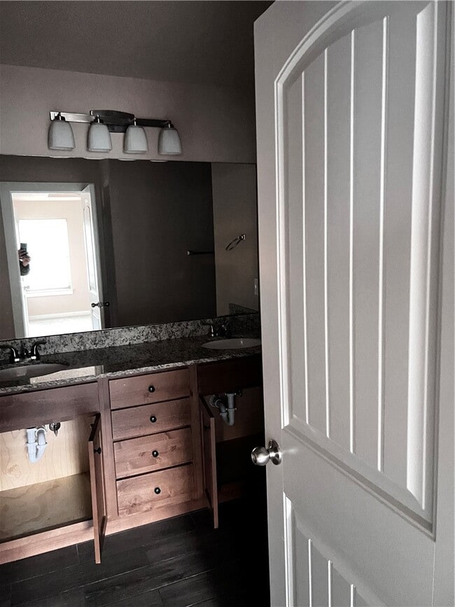 Building Photo - 431 Red Robin St