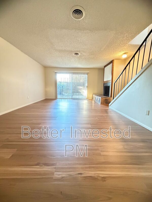 Building Photo - 966 Marlene St