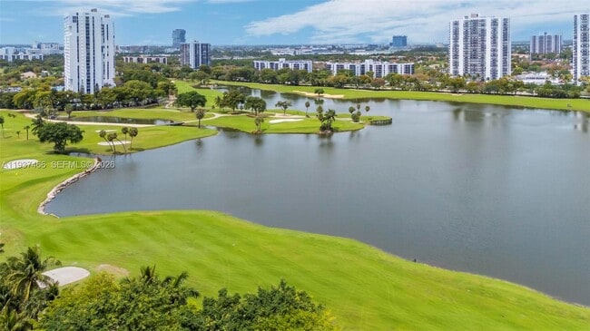 Building Photo - 20000 E Country Club Dr