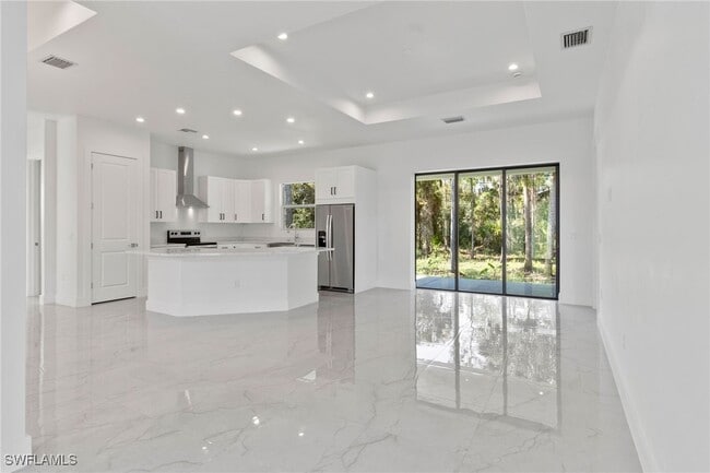 Building Photo - 1081 Desoto Blvd S