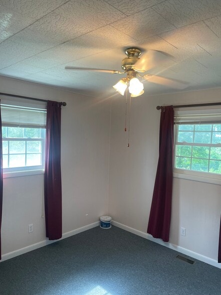 Building Photo - 474 Roadrunner Ln