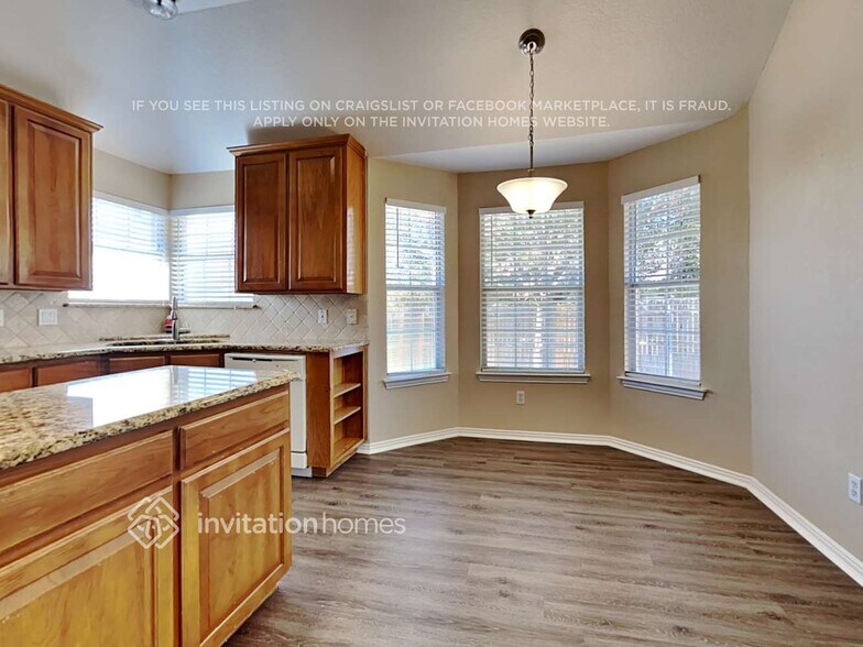 Building Photo - 509 Taos Ct W