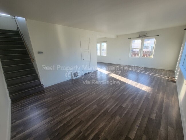 Building Photo - 87 Symons St