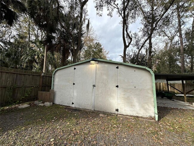 Building Photo - 24007 River Rd