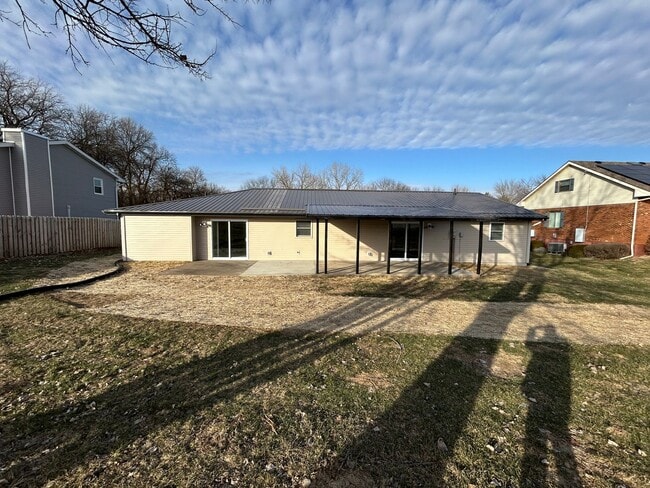 Building Photo - Now available for rent — this top-quality, beautifully updated home!