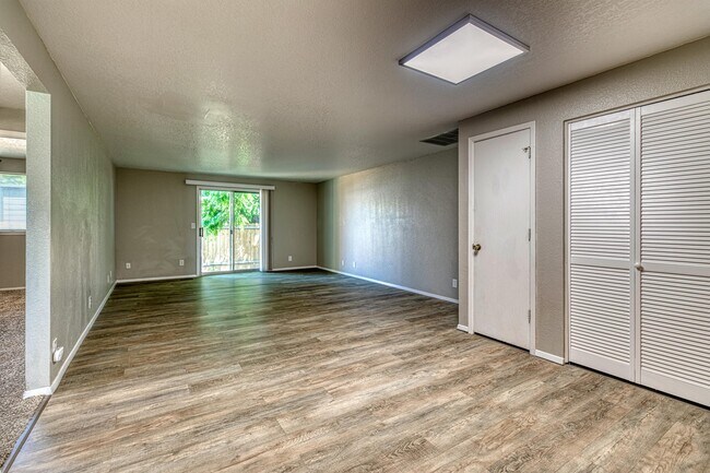 Building Photo - 2776 Reno Way