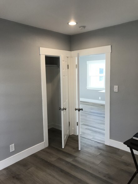 Building Photo - 2211 Gramercy Ave