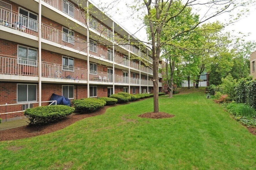 Building Photo - 50 Green St