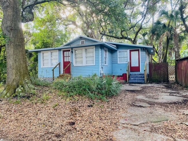 Building Photo - Two Bedroom Home - Folly Beach!