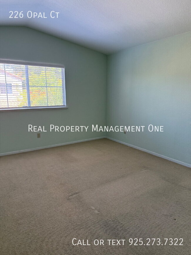 Building Photo - 226 Opal Ct