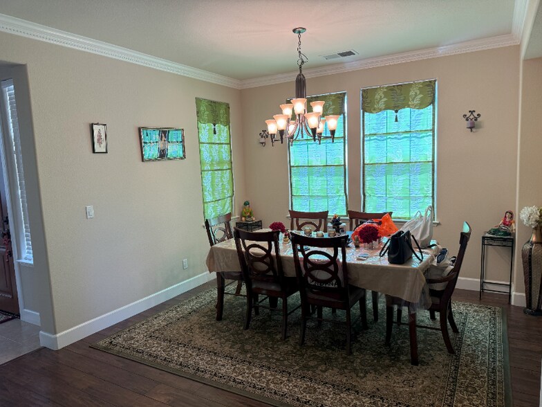 Building Photo - 2901 Embleton Ln