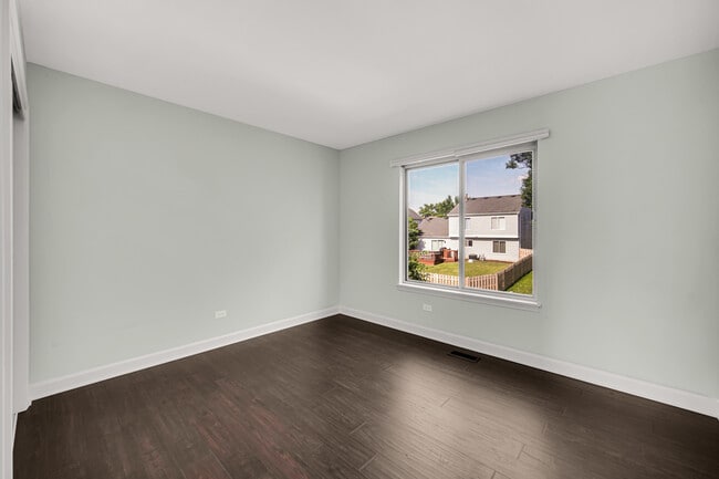 Building Photo - 242 Stafford Dr