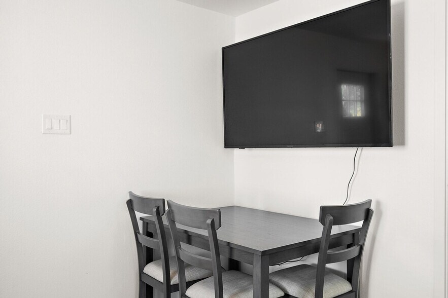 Building Photo - 5233 N 23rd Ave