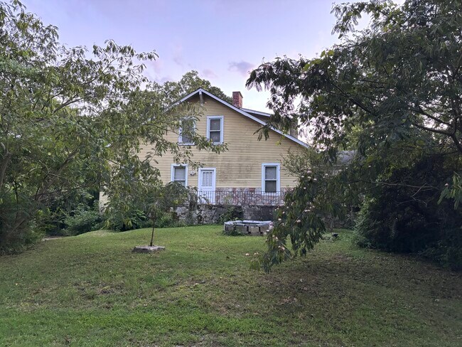Building Photo - 636 A Ave