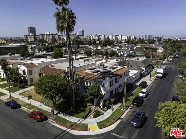 Building Photo - 203 S Detroit St