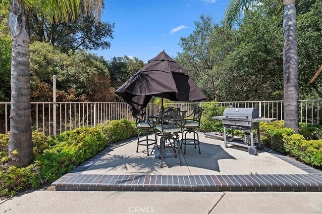 Building Photo - 2760 Hidden Hills Way W