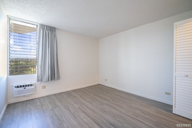 Building Photo - $2,395 / 1br - 514ft2 - The Highlander, 1bdrm, Incls Utilities, Avail April 1st (Aiea)