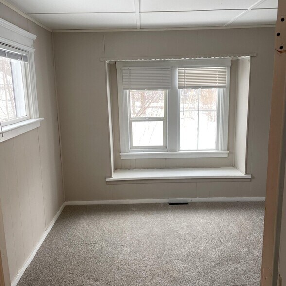 Building Photo - 191 Baldwin Ave