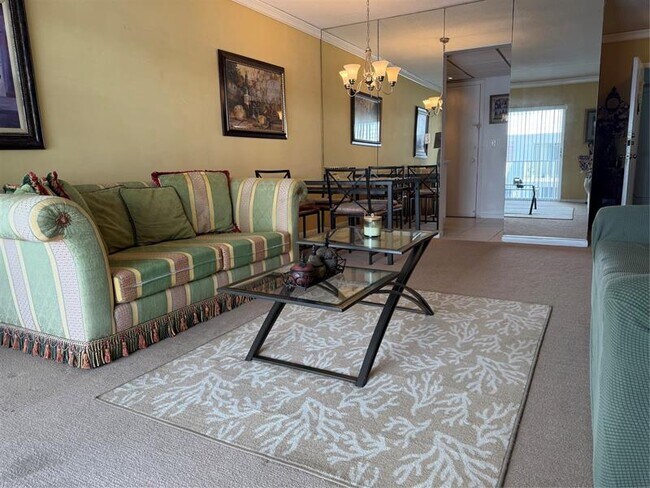 Building Photo - 412 S Cypress Rd