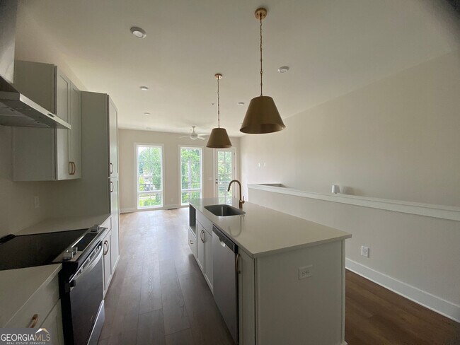 Building Photo - 1295 Longreen Ter NW